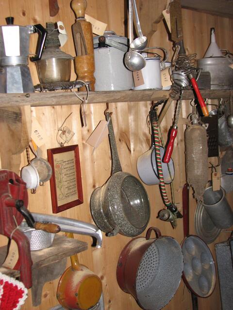 Küchenutensilien im Hufschmiedemuseum Helstorf (©Katja Woidtke)