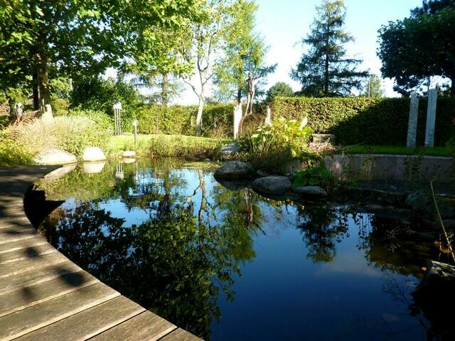Wunderschöne Teichanlage - mittendrin