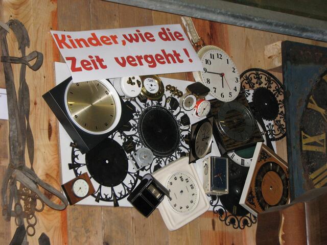 Uhrmacherwerkstatt im Hufschmiedemuseum Helstorf (©Katja Woidtke)