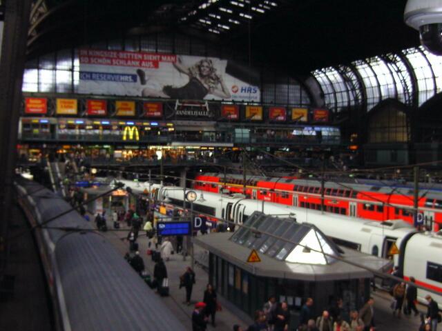 Blick in den Hamburger Hauptbahnhof