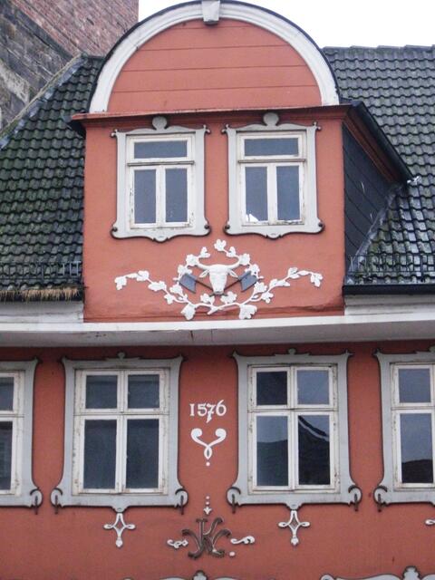 1576