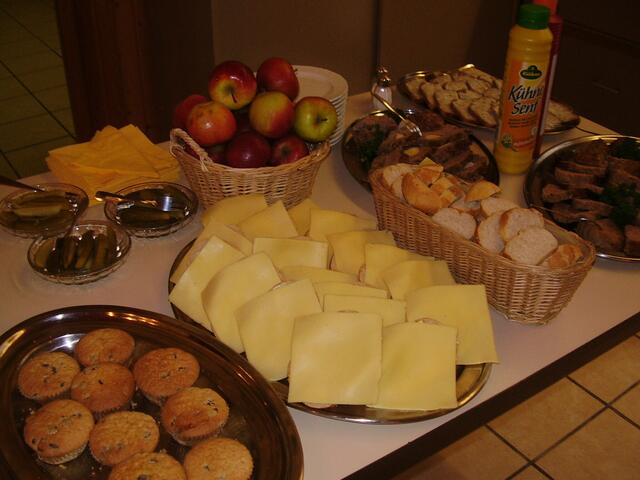 Zum Abschluß Abendbrot mit den Gästen