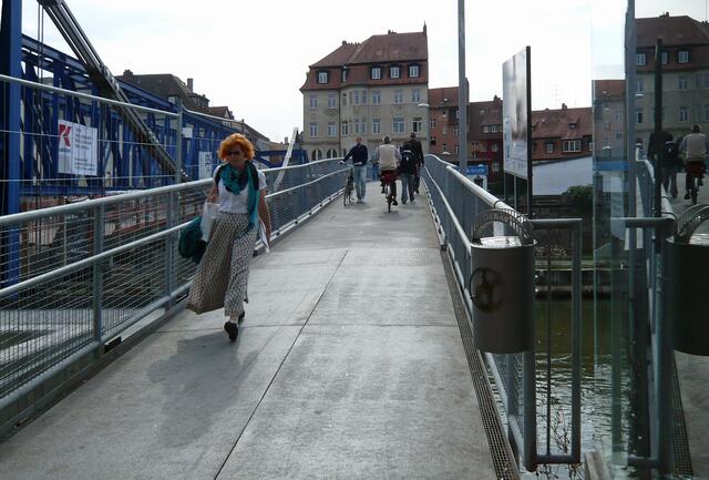 Nutznießer des heutigen "Brückenzolls" sind monatlich andere Wohlfahrtsorganisationen.