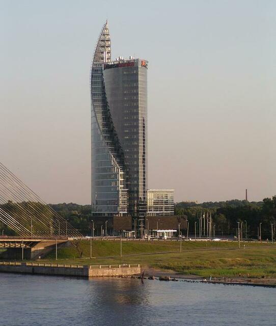 MODERNE ARCHITEKTUR AM UFER DER DAUGAVA