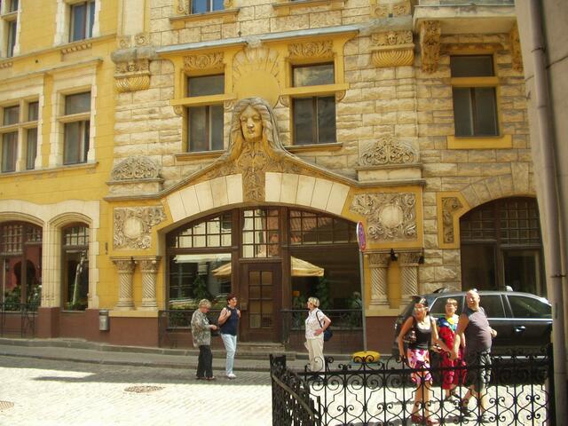 GEBÄUDE IM JUGENDSTIL
