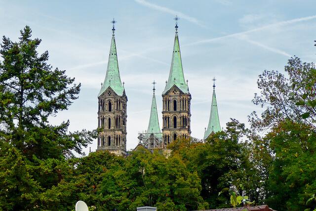 Der Blick von der Maternstraße auf den Dom mit seinen vier Türmen
