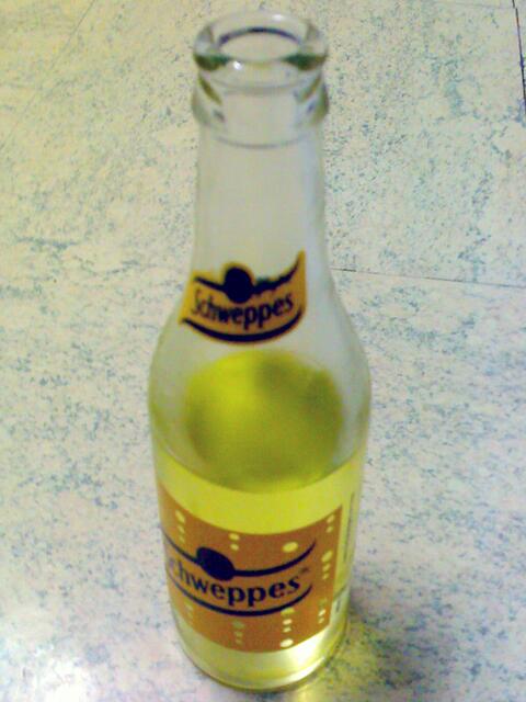 Foto: http://en.wikipedia.org/wiki/File:Schweppes_bottles.jpg