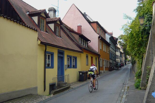 Ziemlich steil führt die Maternstraße zum Domberg hinauf.