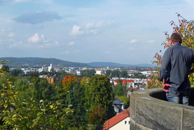 Die Aussichtskanzel auf dem Michaelsberg in Richtung Altstadt