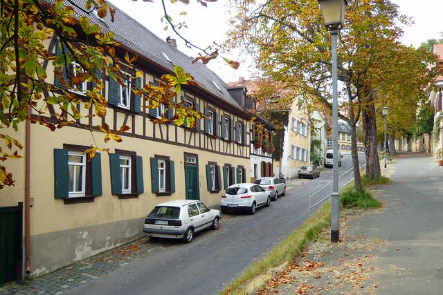 Der Straßenzug Michelsberg erreicht dann die Höhe des Michaelsberges.