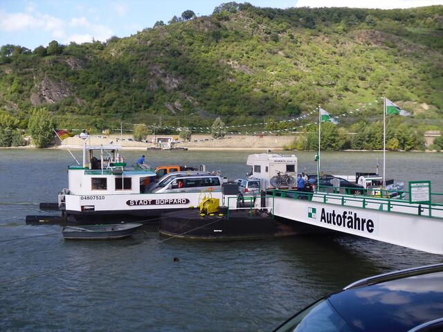 die Autofähre über den Rhein in Boppard