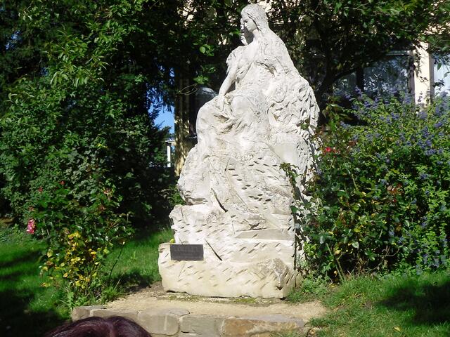 die Loreley ,auf dem 150 m hoheh Schieferfelsen