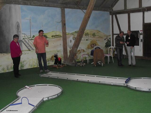 Minigolf in der Scheune