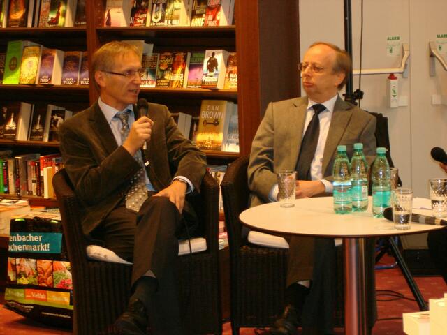 Diskussionsrunde mit Polizeipräsident Günter Hefner und Stadtrat Paul-Gerhard Weiß | Foto: Frank Weber