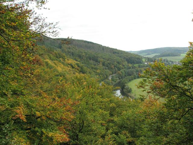 Herbstlicher Blick auf die Eder vom Nationalpark Kellerwald-Edersee aus
