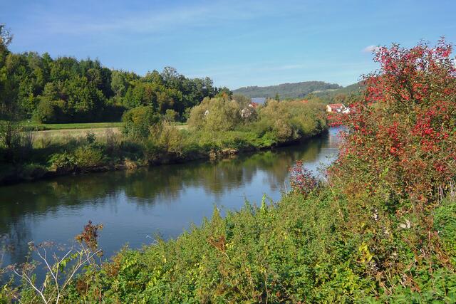 Bei Unnersdorf: Wie eine uralte Lebensader zieht sich der Main durch das fruchtbare Tal, das seit Urzeiten bevölkert ist.