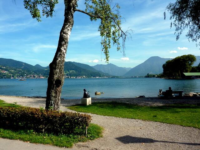Blick auf See und Berge