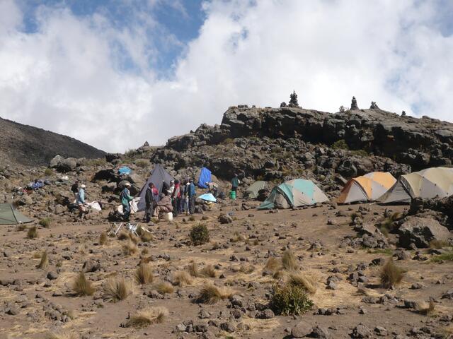 Lagerleben am Mawenzi Tarn Camp, 4300 m