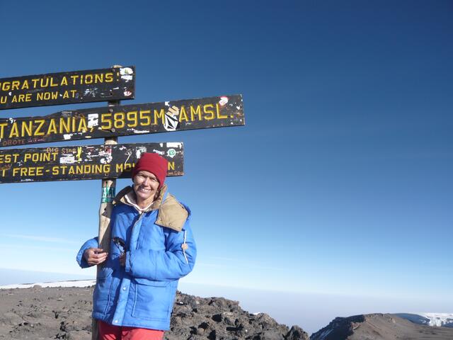 Auf dem Uhuru Peak, 5895 m, Top of Africa!