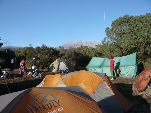 Simba Camp, ca. 2700 m, und Kilimandscharo