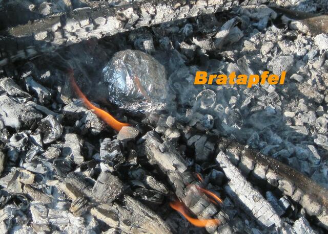 – In nur 10 Minuten ist ein Bratapfel im Holzkohlenfeuer fertig. Siehe auch: http://www.myheimat.de/lehrte/wetter/herrlich-duftende-brataepfel-d61481.html