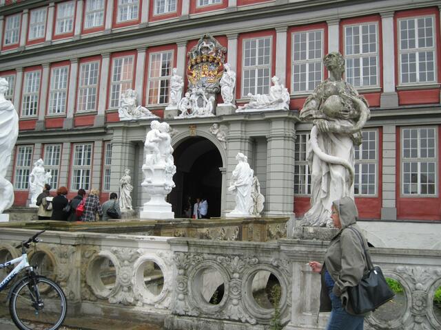 Renaissance-Figuren am Eingang des Wolfenbütteler Schlosses