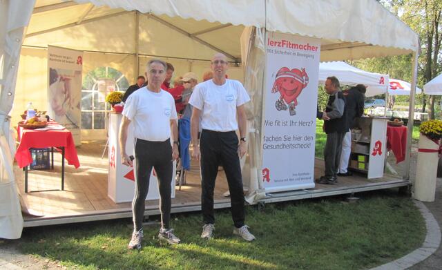 Gerd Seifried und Thorsten Lange von Gesundheitssparte des SV wacker Osterwald