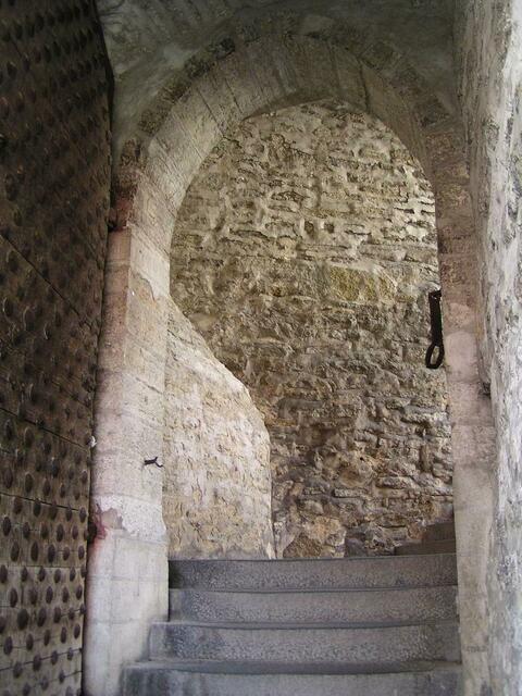 Durch die Mauer in die Oberstadt