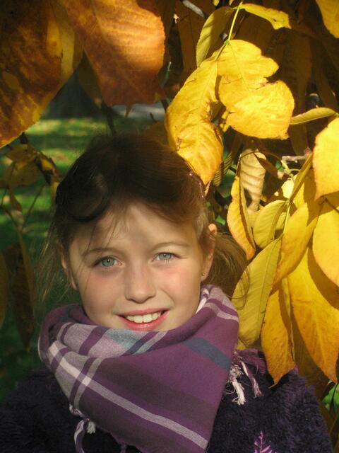 Auch Kinder lieben den Herbst