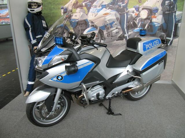 Polizei, dein Freund und Helfer
