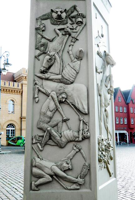 Eine der Lebensepisoden des Sachsenherzogs, satirisch-kritisch dargestellt, der Wendenkreuzzug von 1147, durch den das Christentum unter anderem in Mecklenburg durchgesetzt werden sollte.