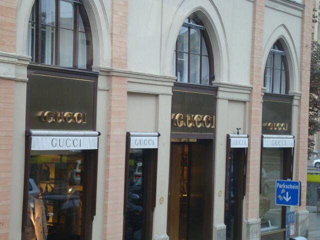 Die Maximilianstraße mit GUCCI & Co.