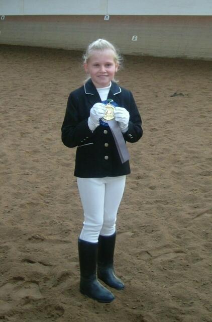 Nina Berger, 8 Jahre, 2. Platz Longenprüfung