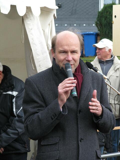 Dr. Carsten Mc Govern
