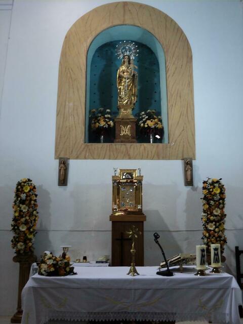 LA VIRGEN DE LA CABEZA ÜBER DEM ALTAR