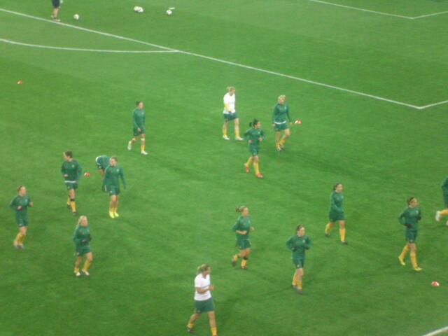 Die Australische Frauen Nationalmannschaft beim Aufwärmen