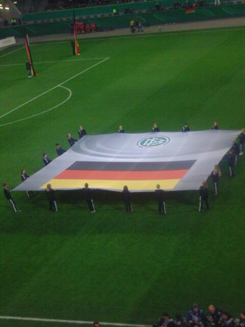 Wurde ein Plakat mit der Deutschen Fahne