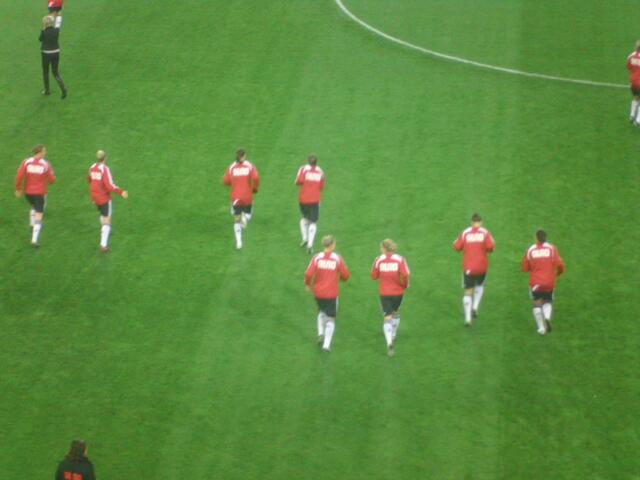 Die Deutsche Frauen Nationalmannschaft beim Aufwärmen