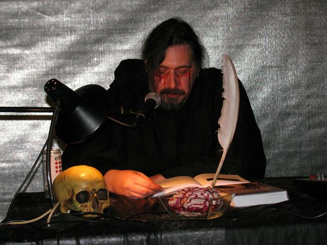 Ralph Haselberger liest aus "Fast tot"