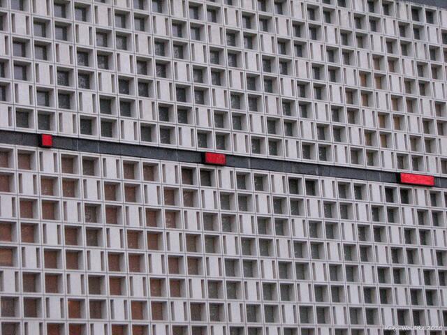 Fassade des Kestner-Museums ("Roter Faden" Hannover) (©Katja Woidtke)