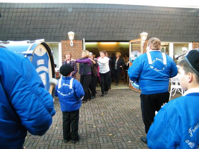 Hier fliegen gleich die Löcher aus dem Käse....!