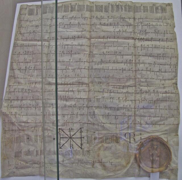 Diese Urkunde vom 23. September 1056 trägt das Wachssiegel Kaiser Heinrichs III. und bestätigt dem Kloster Fulda seine Besitzungen.