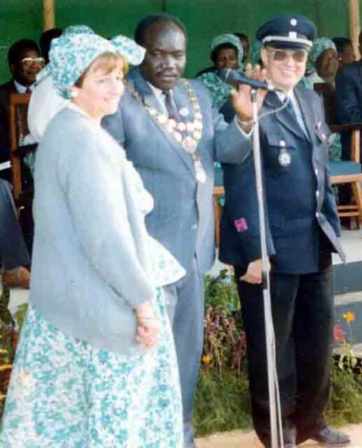 Meine Frau und ich mit dem Lord Mayor der Stadt Blantyre/Malawi | Foto: Klaus Bethge