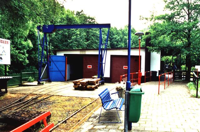 Bahnhof mit Lokschuppen