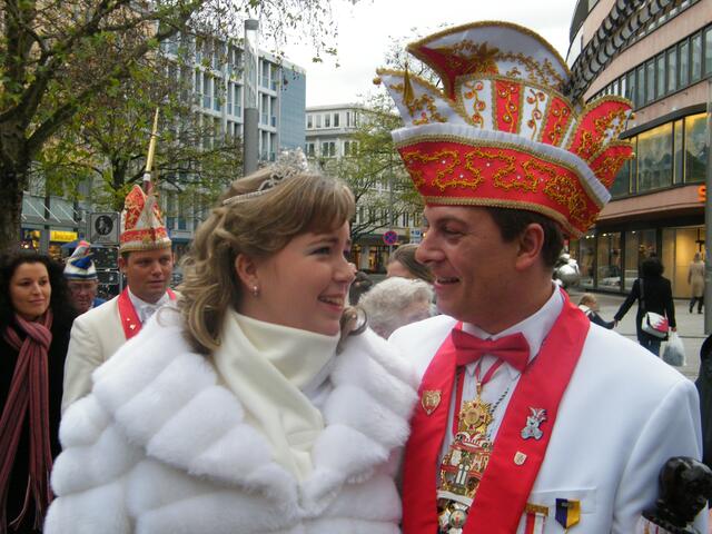 Seine Hoheit Prinz Wolfgang der Vierte und Ihre Lieblichkeit Prinzessin Stefanie die Erste!