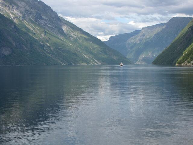Hier 'mündet' der Geiranger- in den Sunnylvsfjorden