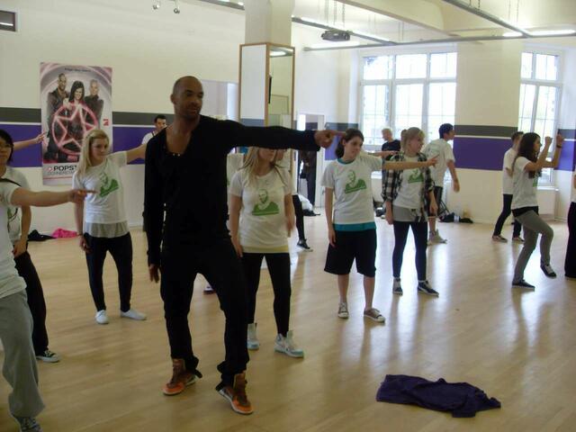 Patricia hinter Dee im Training | Foto: Dee´s Dance Club