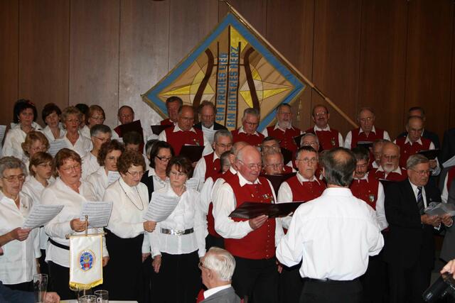 Liederkranz und Einigkeit singen gemeinsam | Foto: Foto: Verein