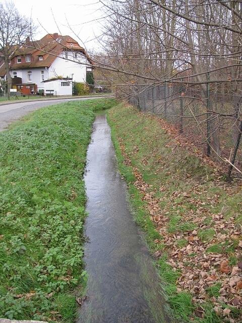 hinter dem Berg