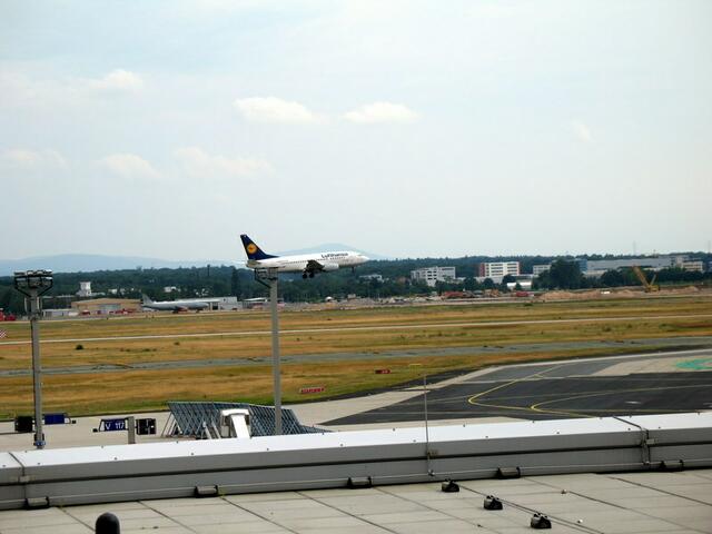 Landende Lufthansa - Maschine